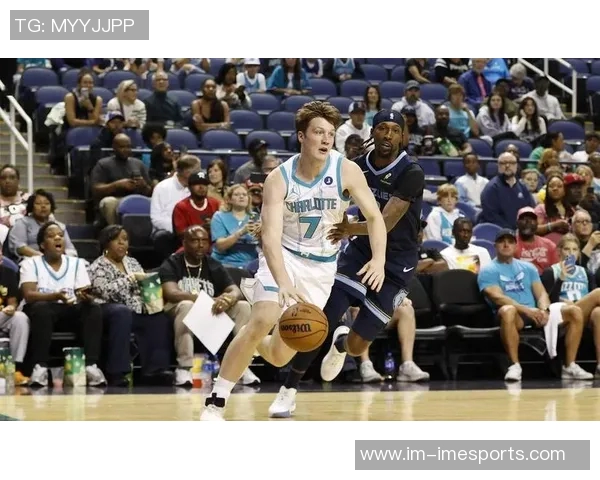 克尼佩尔新秀赛季表现惊艳场均216分7篮板三项命中率超高