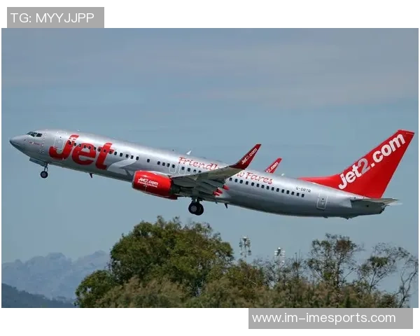 最疯狂的旅行体验皮尔斯分享私人飞机与普通客机厕所的奇妙对比