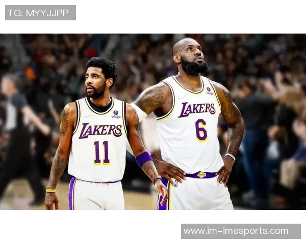 小里评论科林斯合同价值与被吹杨的高薪形成鲜明对比