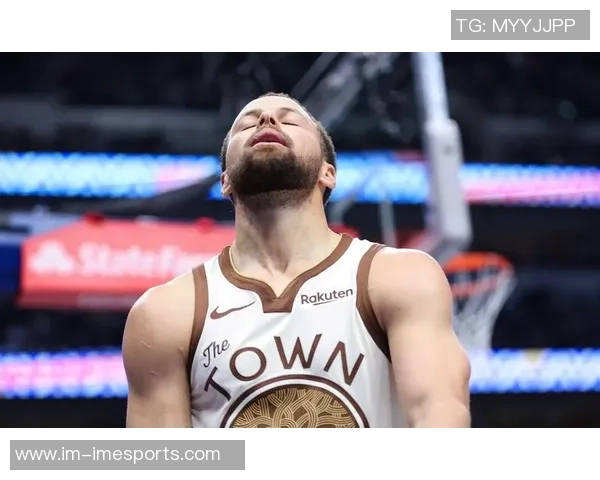 勇士新星因膝伤缺阵但攻防兼备助库里反弹成关键角色