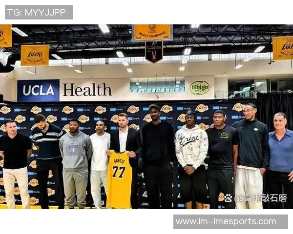 夸梅谈库里成长经历与训练态度布朗尼是否只沉迷游戏机成长