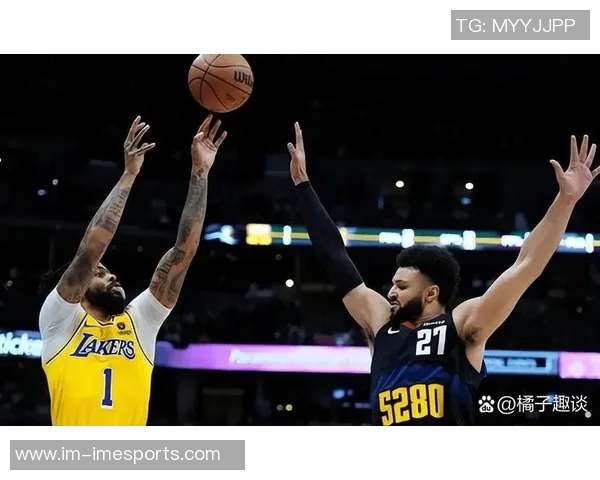 布劳恩展现排球技巧接穆雷长传双手垫球成功完成空接